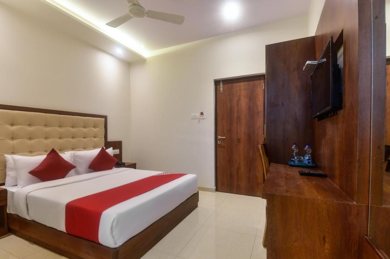 Oyo Shubham Residency Hotel Bhiwandi Екстериор снимка