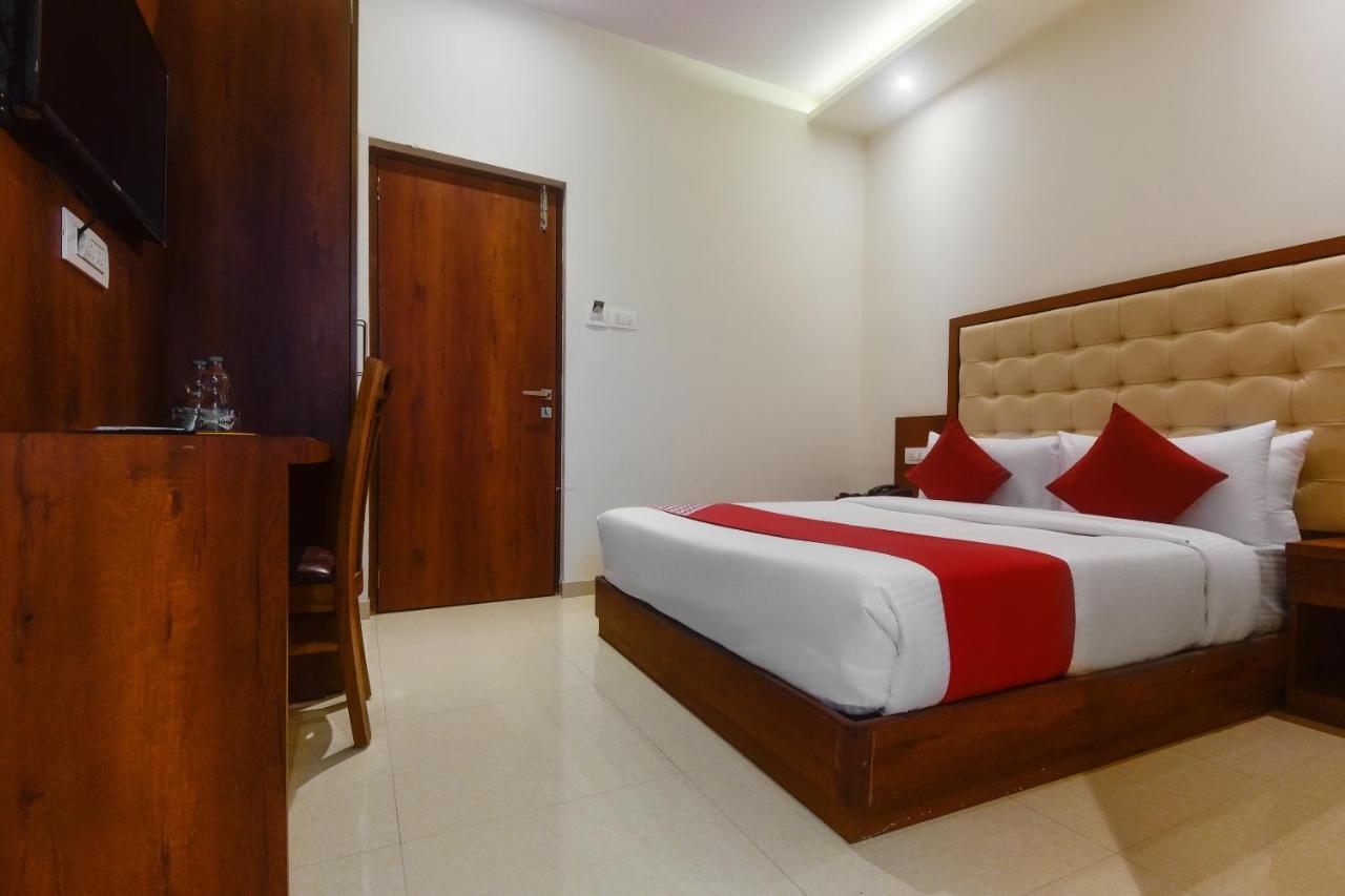 Oyo Shubham Residency Hotel Bhiwandi Екстериор снимка